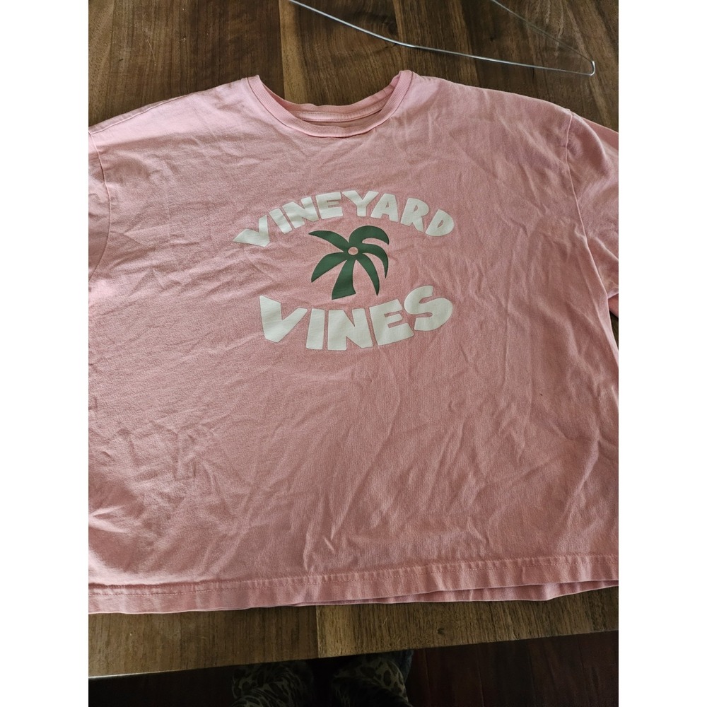 Vineyard Vines Pink Cropped Graphic  Tshirt. Size Large. Preppy Beachy 90s